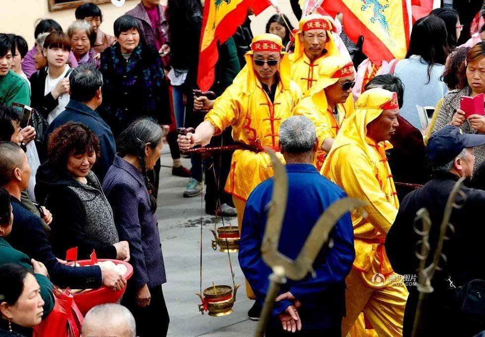 上海郊区小镇里“体制外”的神仙